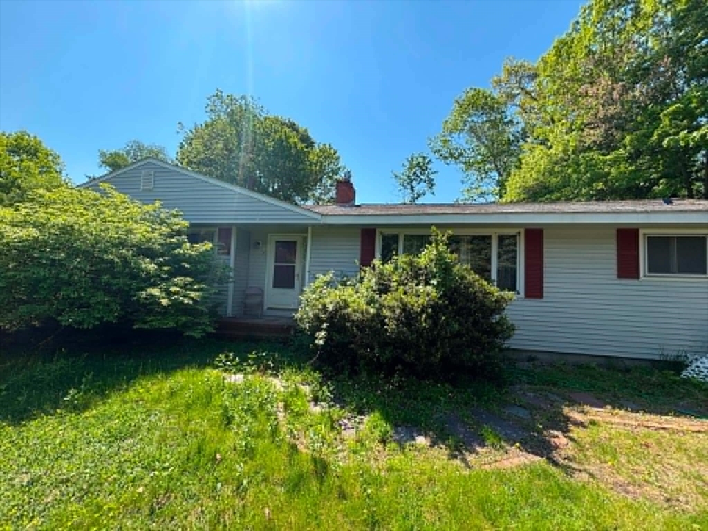 17 Lawn Ave