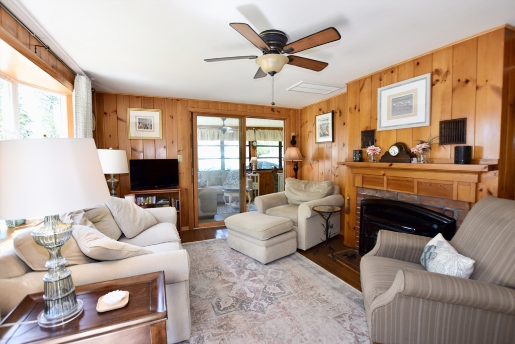 2 Shore Ave, Lakeville, MA Photo #12