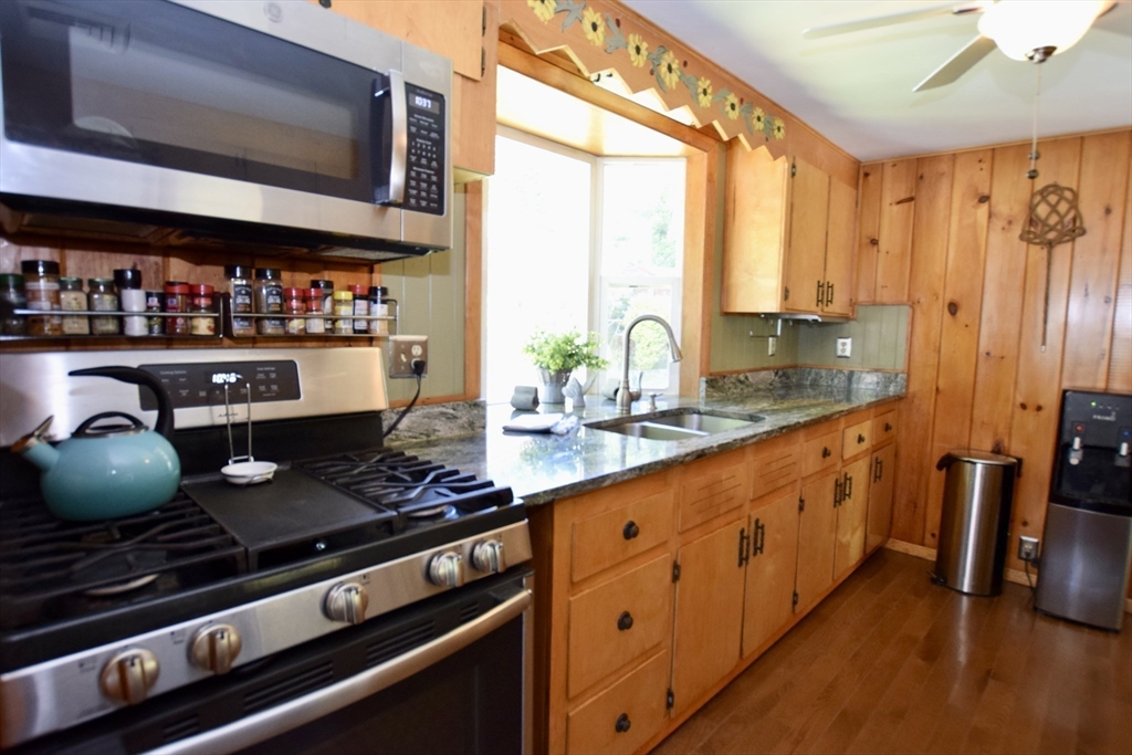 2 Shore Ave, Lakeville, MA Photo #16