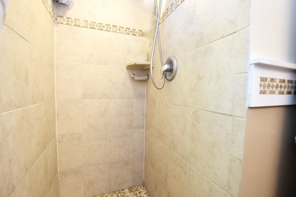 2 Shore Ave, Lakeville, MA Photo #21