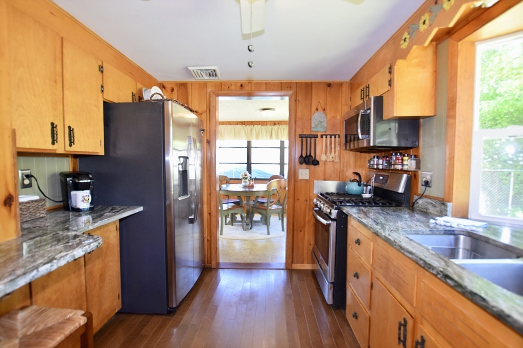 2 Shore Ave, Lakeville, MA Photo #18