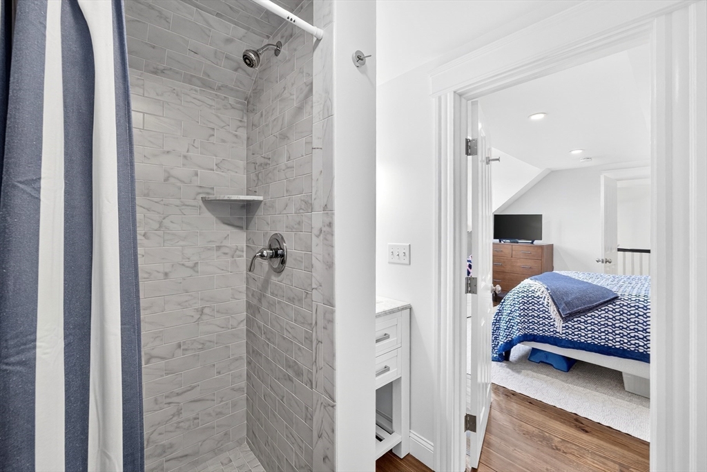 Provincetown, Massachusetts 02657, United States, 4 Bedrooms Bedrooms, ,5 BathroomsBathrooms,Residential,Active,223505