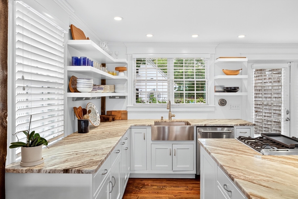 Provincetown, Massachusetts 02657, United States, 4 Bedrooms Bedrooms, ,5 BathroomsBathrooms,Residential,Active,223505