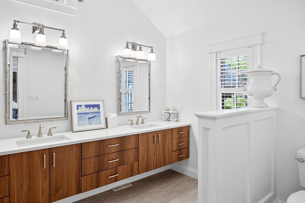 Provincetown, Massachusetts 02657, United States, 4 Bedrooms Bedrooms, ,5 BathroomsBathrooms,Residential,Active,223505