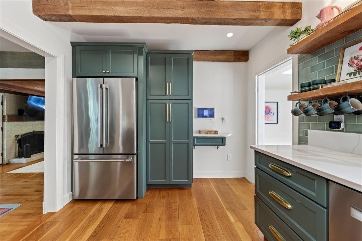 81 Hobart St, Hingham, MA Photo #8
