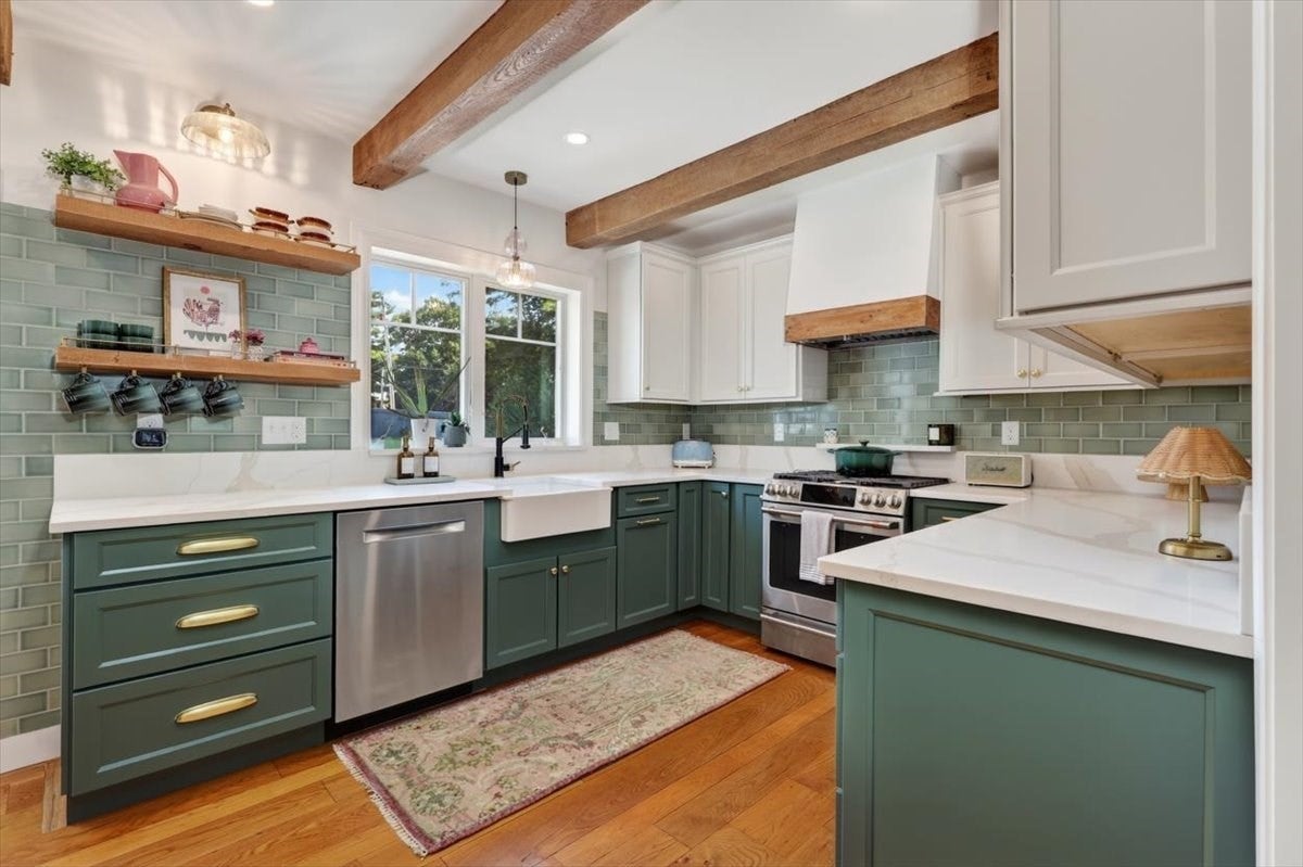 81 Hobart St, Hingham, MA Photo #5