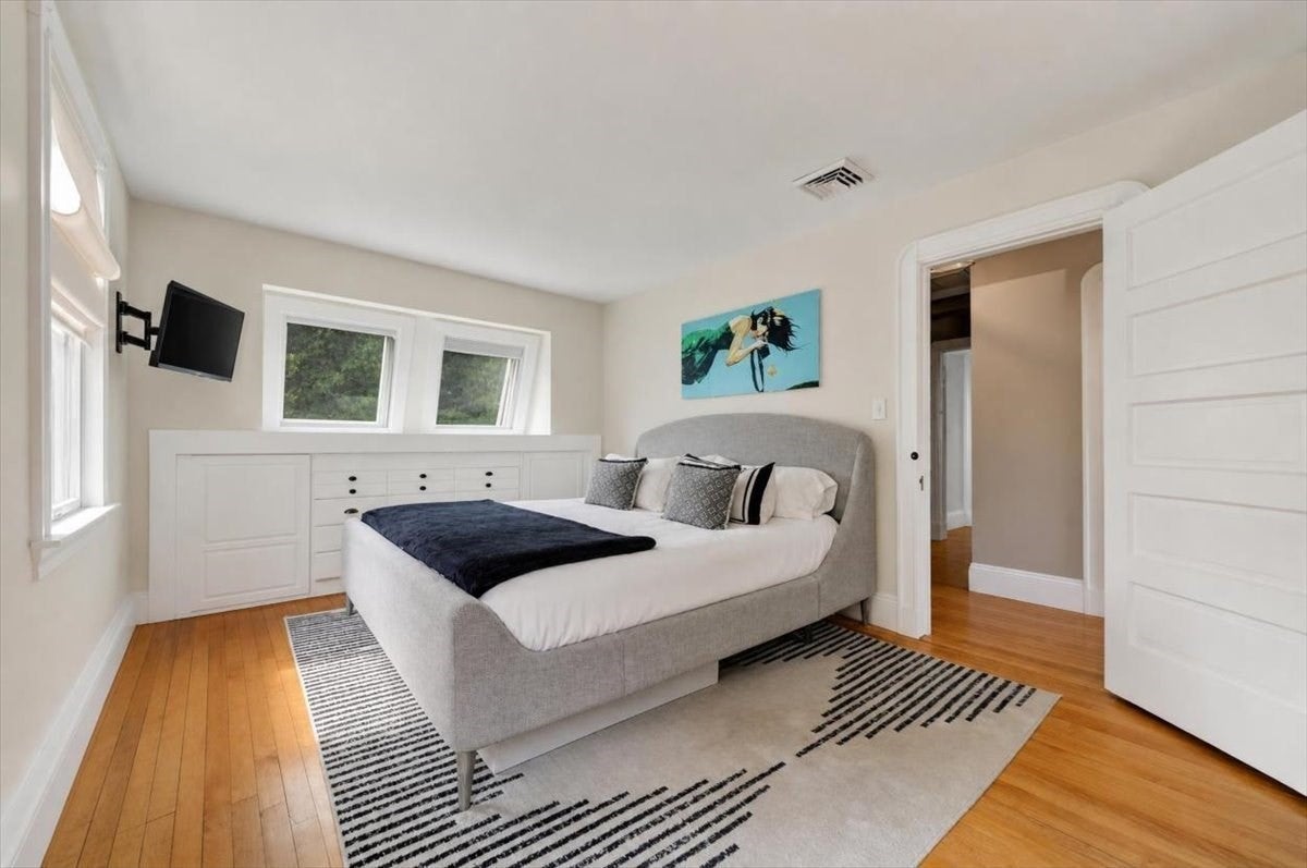 81 Hobart St, Hingham, MA Photo #19