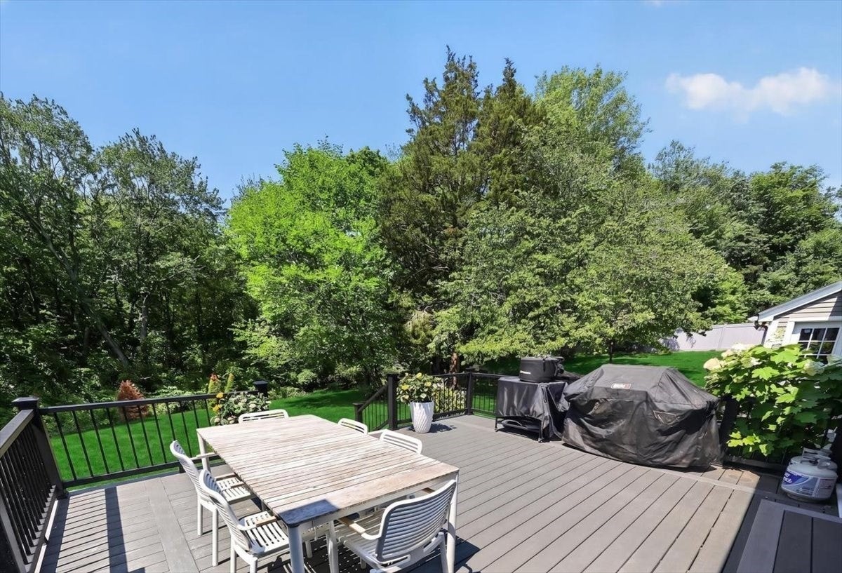 81 Hobart St, Hingham, MA Photo #23