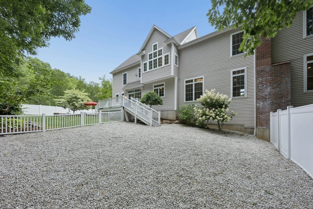 33 Dairy Drive, Upton, MA Photo #37