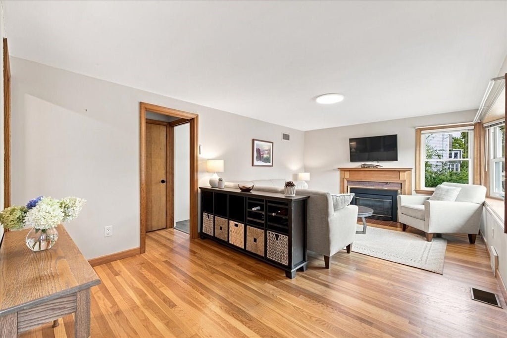 54 Mountain Avenue, Norwood, MA, 54 Mountain Avenue, Norwood, MA Photo #4