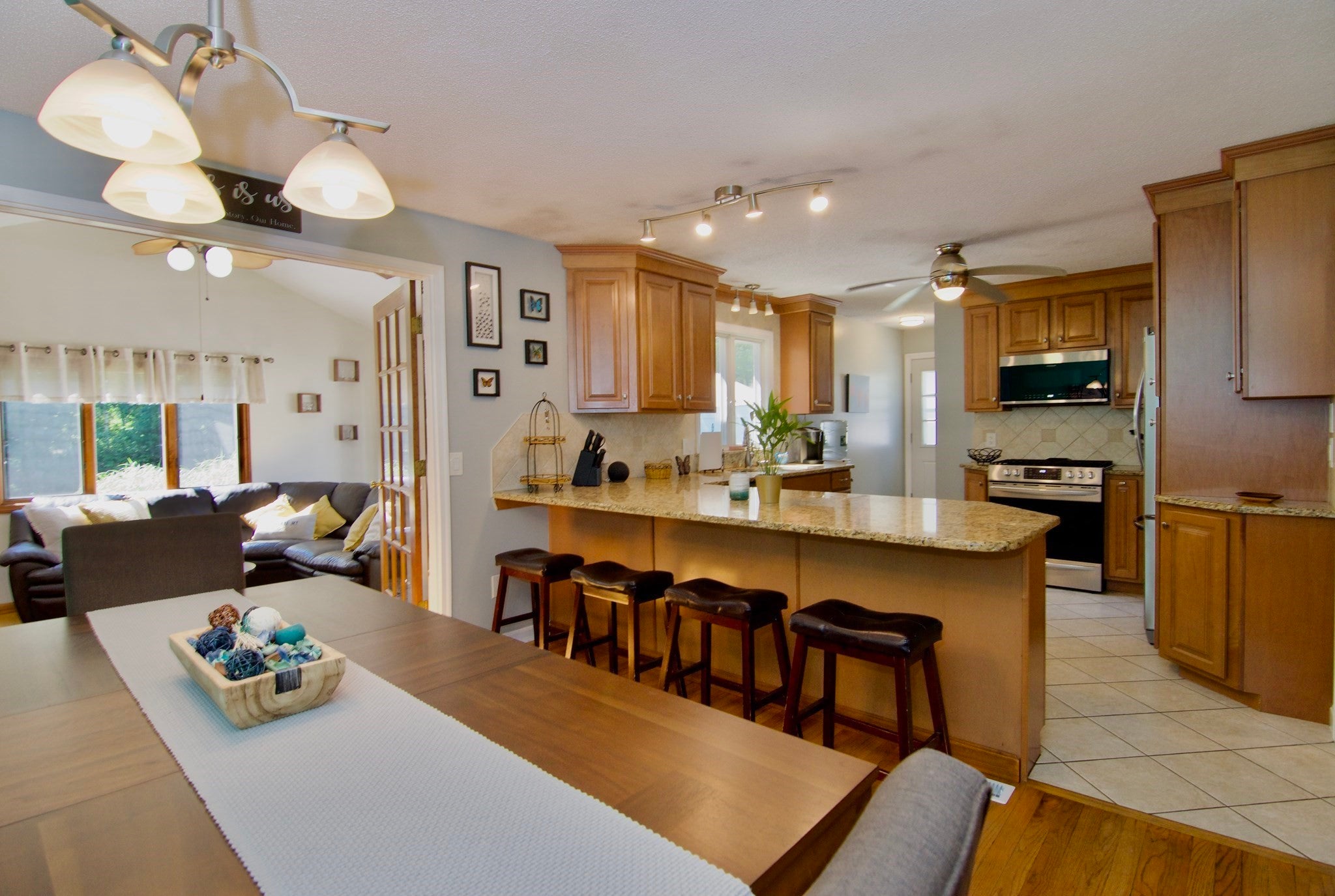 116 Warwick Dr, Ludlow, MA Photo #26