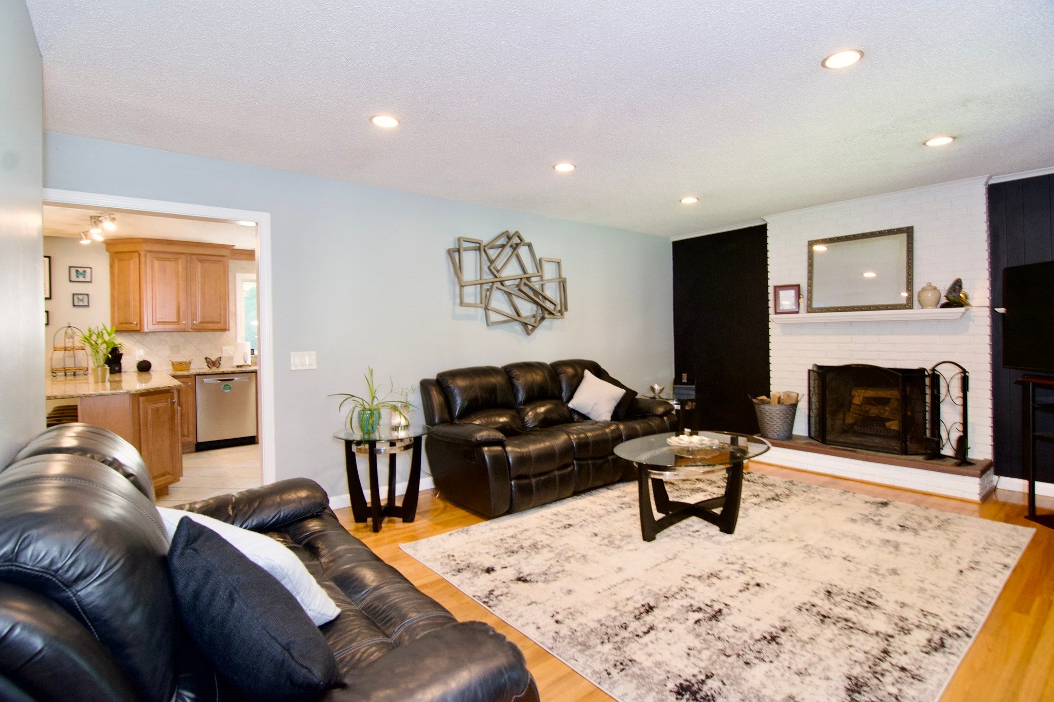 116 Warwick Dr, Ludlow, MA Photo #12