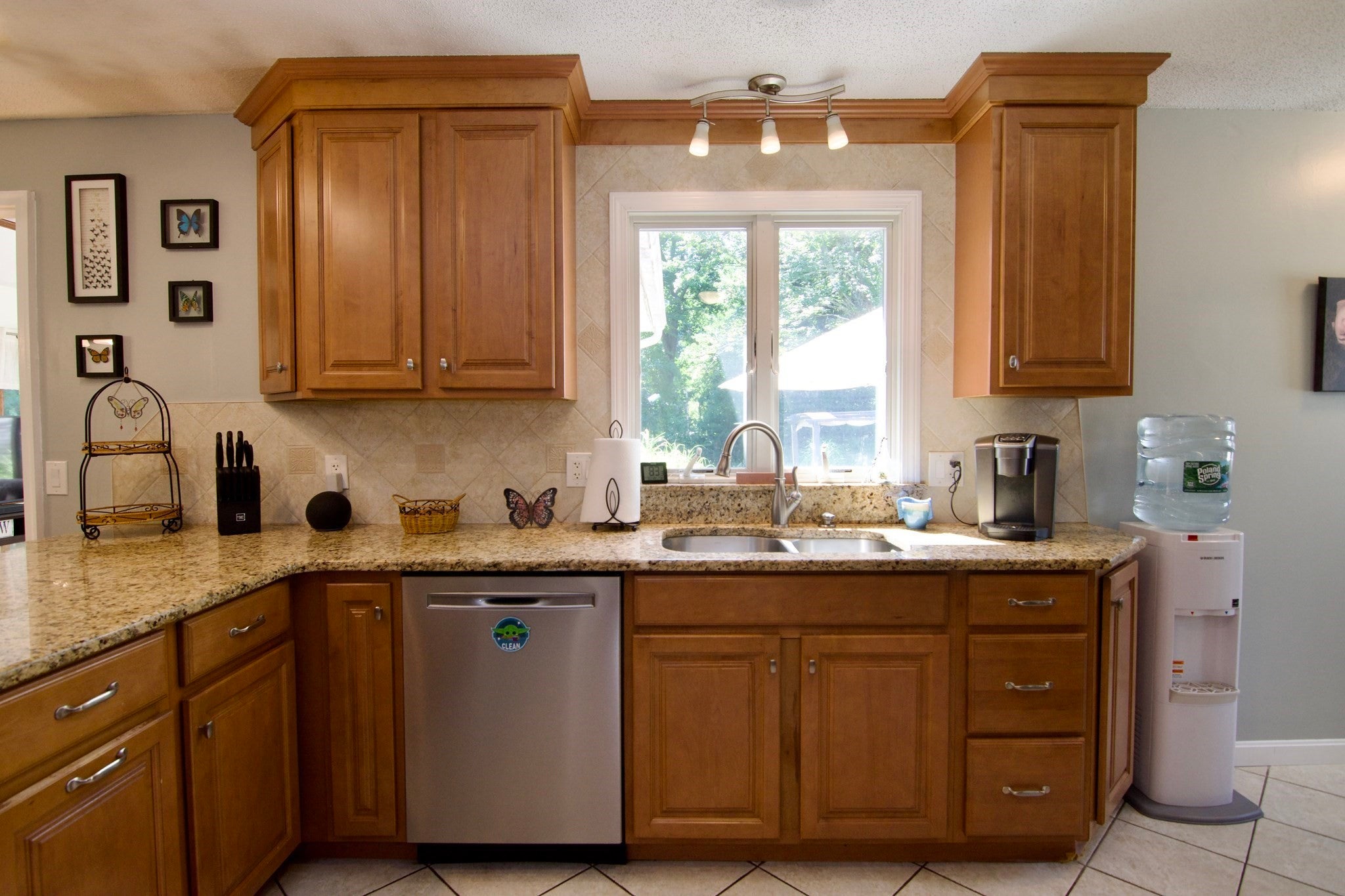 116 Warwick Dr, Ludlow, MA Photo #16