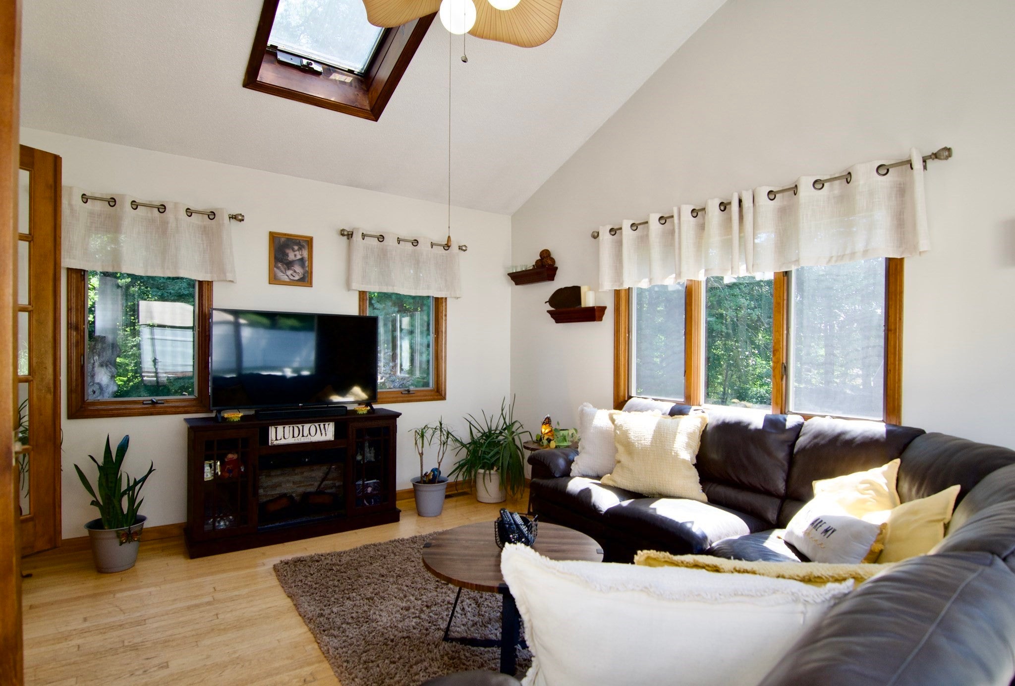 116 Warwick Dr, Ludlow, MA Photo #28