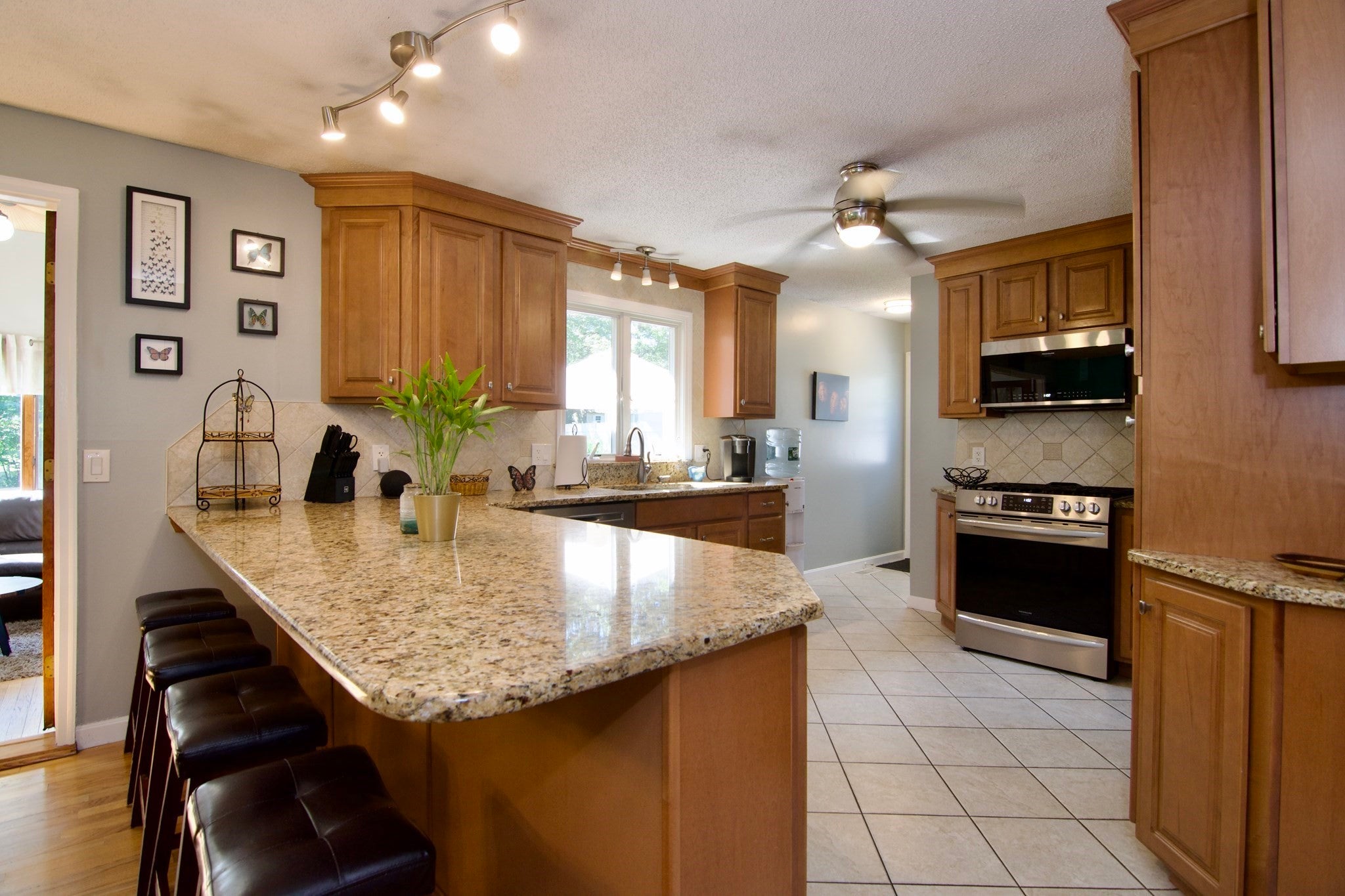 116 Warwick Dr, Ludlow, MA Photo #15