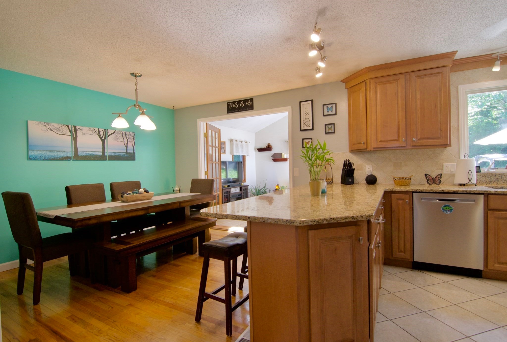 116 Warwick Dr, Ludlow, MA Photo #13