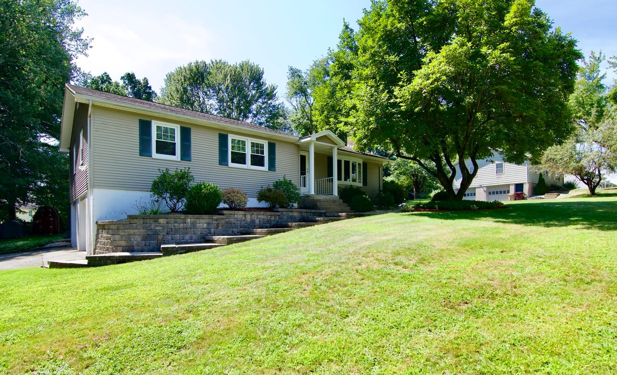 Photo of 116 Warwick Dr, Ludlow, MA