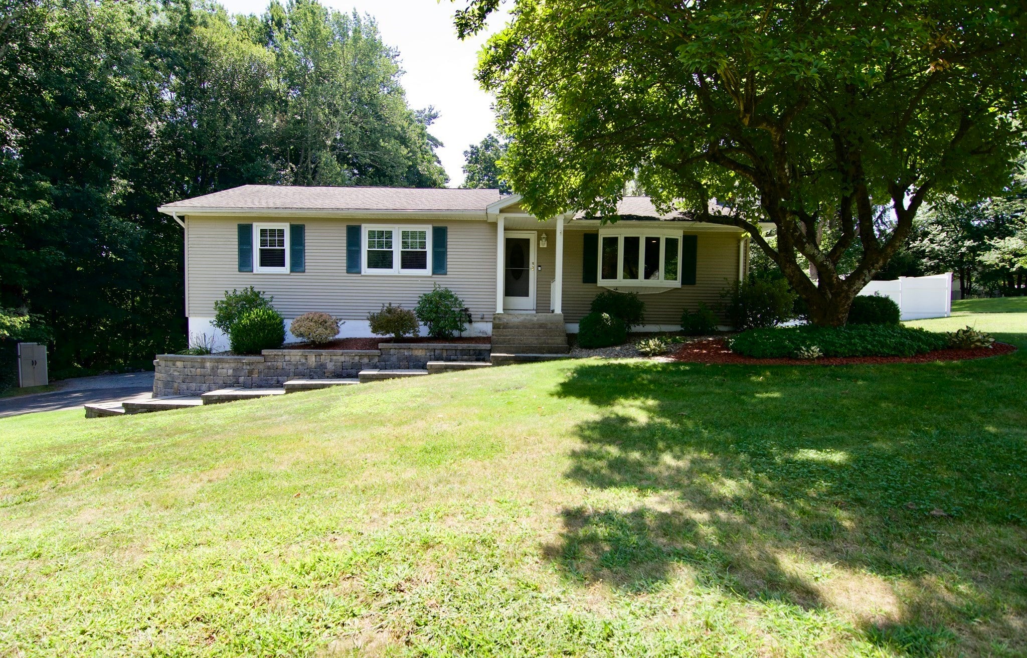 116 Warwick Dr, Ludlow, MA Photo #2