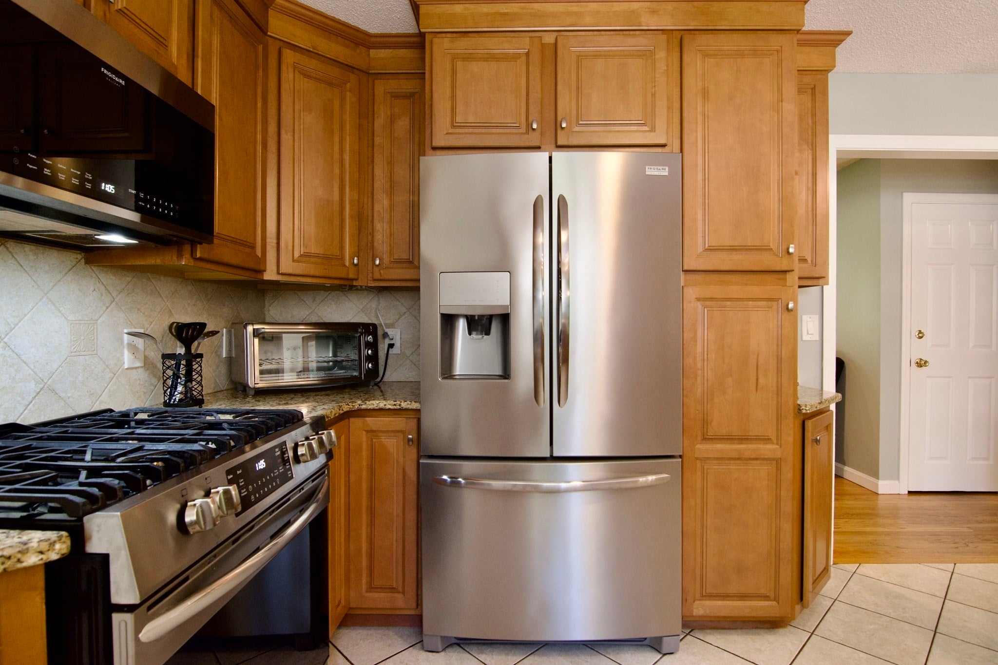 116 Warwick Dr, Ludlow, MA Photo #18