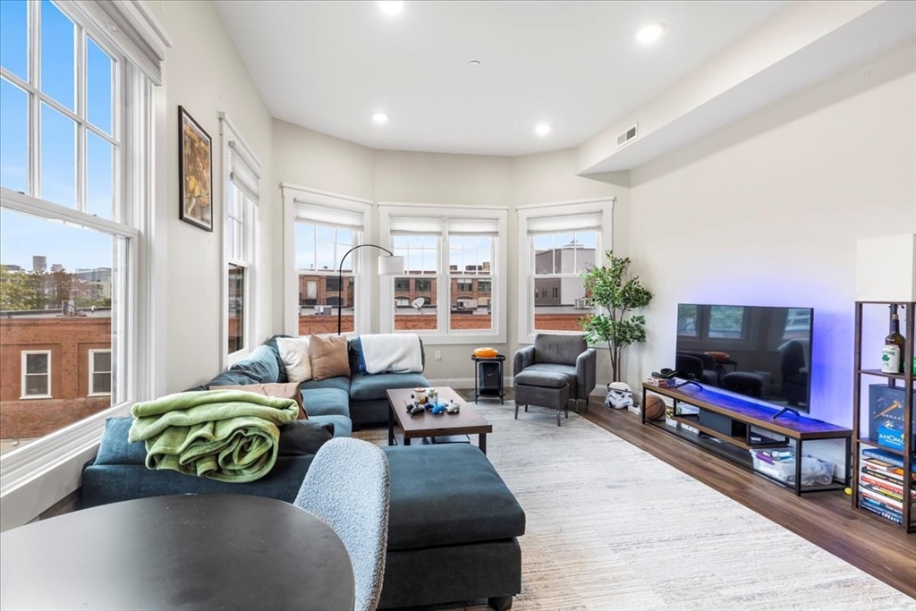 701 East 2nd Street 1