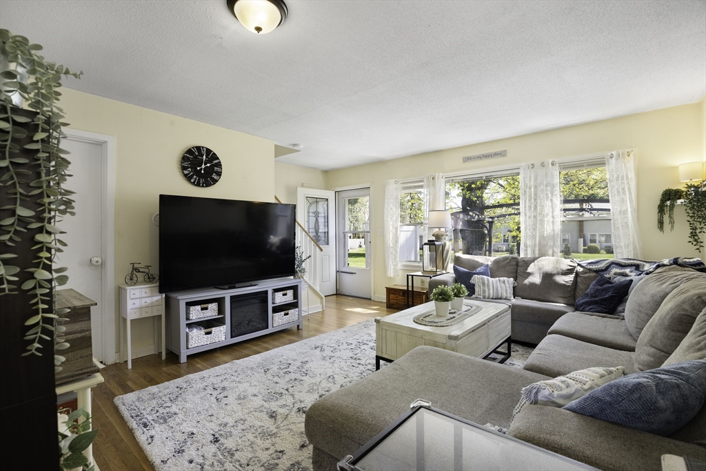 68 Honeysuckle Dr 68