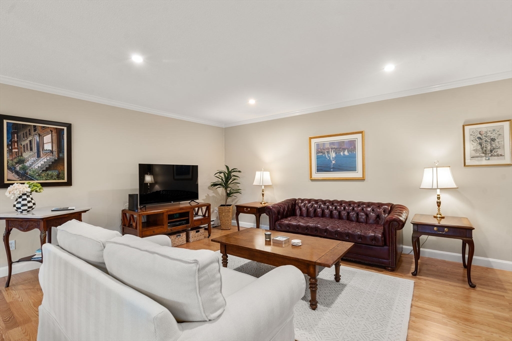 1206 Greendale Ave 214