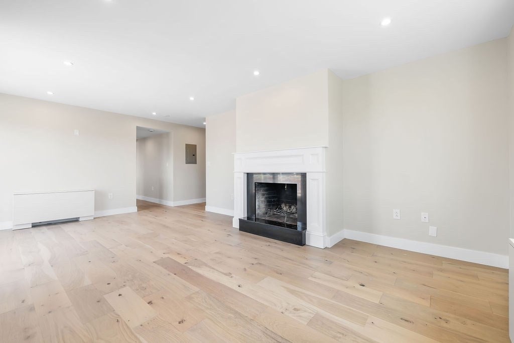 14 Concord Ave 824