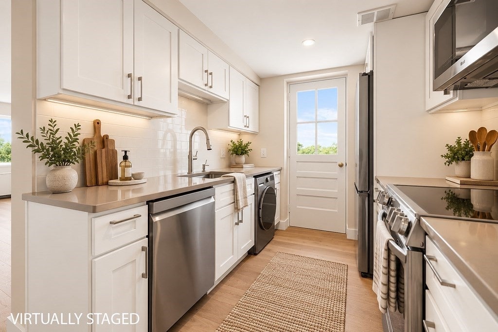 14 Concord Ave 824