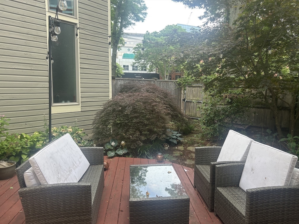 Cambridge, Massachusetts 02141, United States, 2 Bedrooms Bedrooms, ,2 BathroomsBathrooms,Residential,Active,164637