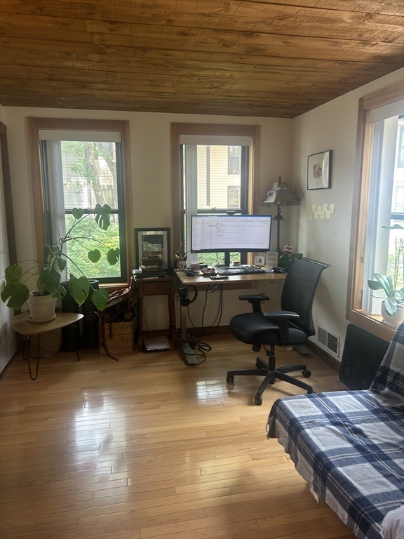 Cambridge, Massachusetts 02141, United States, 2 Bedrooms Bedrooms, ,2 BathroomsBathrooms,Residential,Active,164637