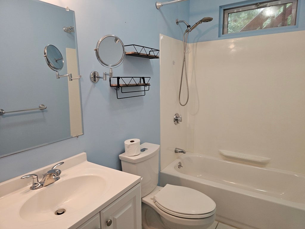 202 Falls Blvd, Quincy, MA, 202 Falls Blvd, Quincy, MA Photo #10
