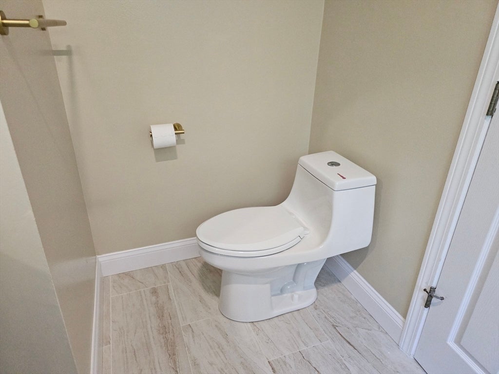 202 Falls Blvd, Quincy, MA, 202 Falls Blvd, Quincy, MA Photo #24