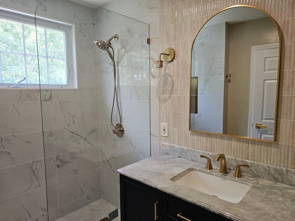 202 Falls Blvd, Quincy, MA, 202 Falls Blvd, Quincy, MA Photo #23