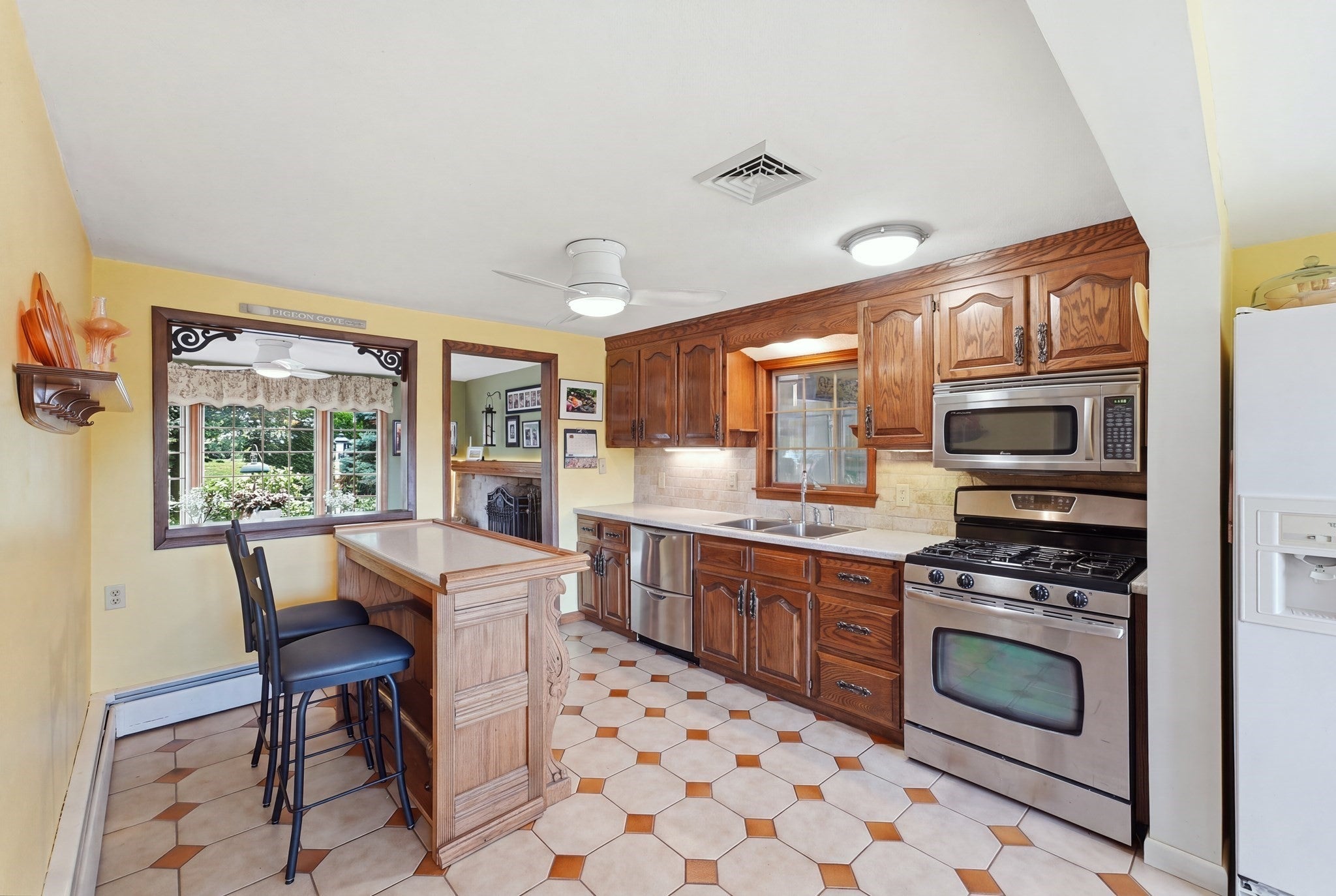 72 Sunset Terrace, Agawam, MA, 72 Sunset Terrace, Agawam, MA Photo #6