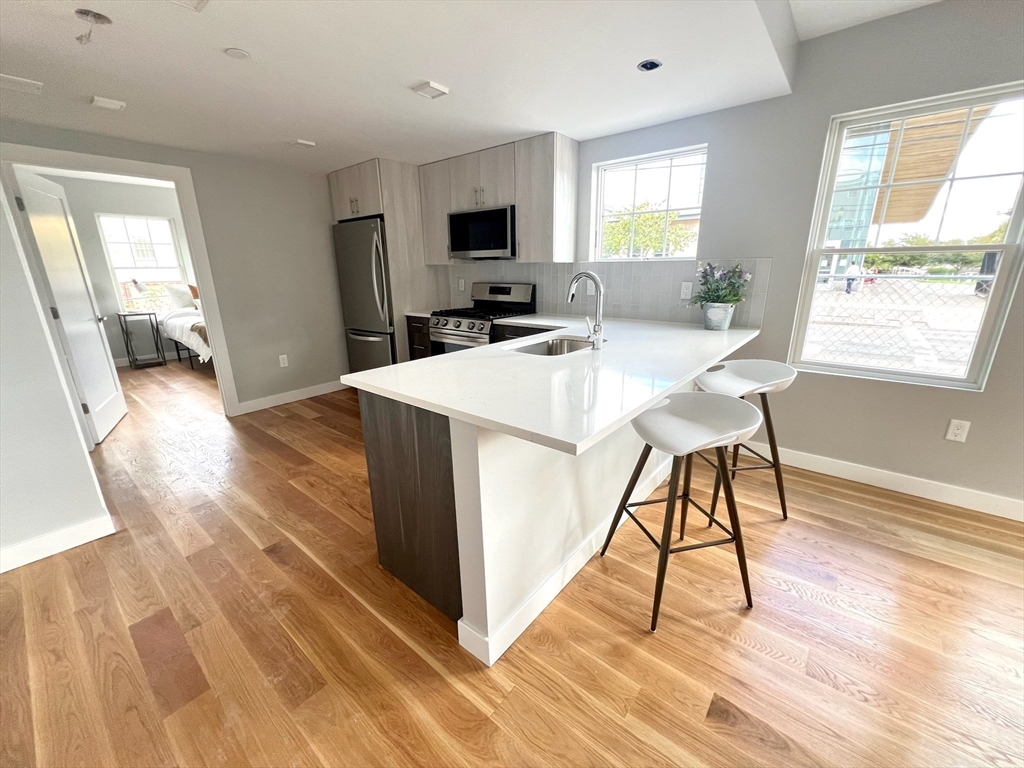 98 Prescott St 3B