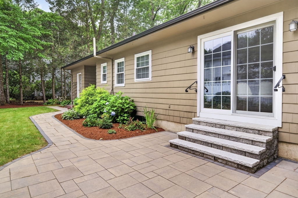 74 Lynnwood Ln