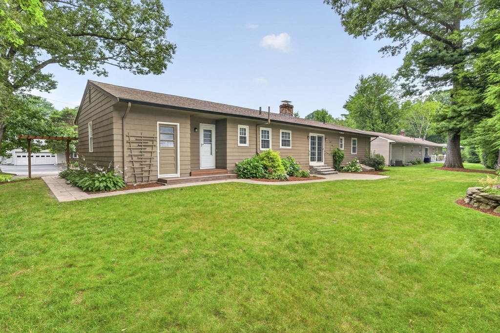 74 Lynnwood Ln