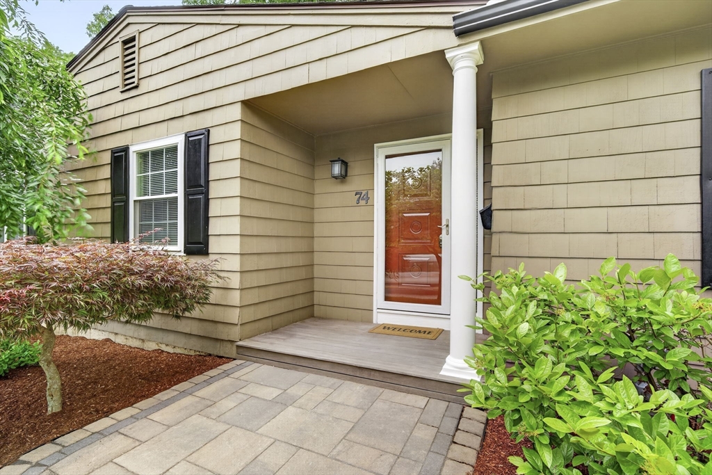 74 Lynnwood Ln