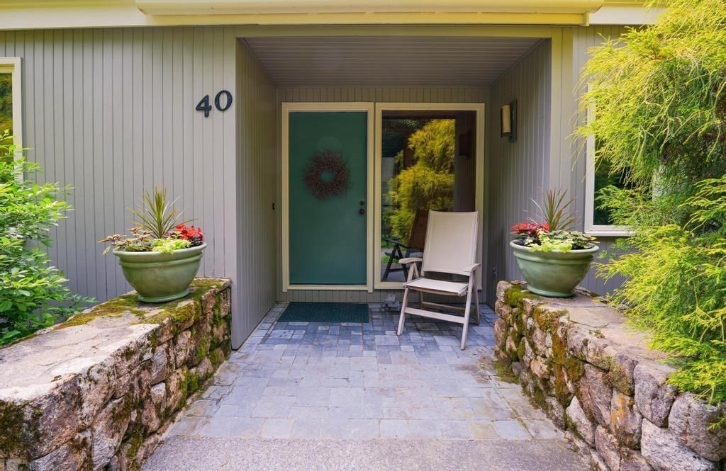 40 Bicentennial Way