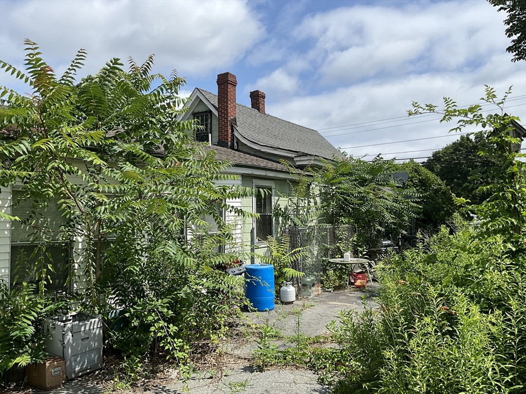 640 Mammoth Rd