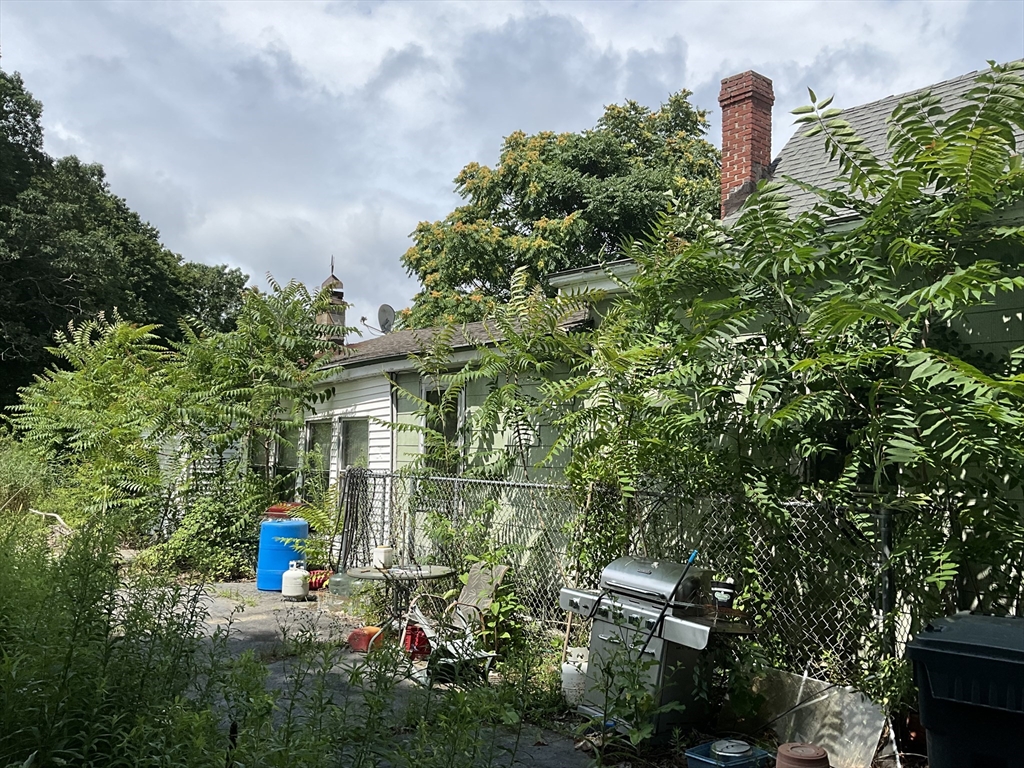 640 Mammoth Rd