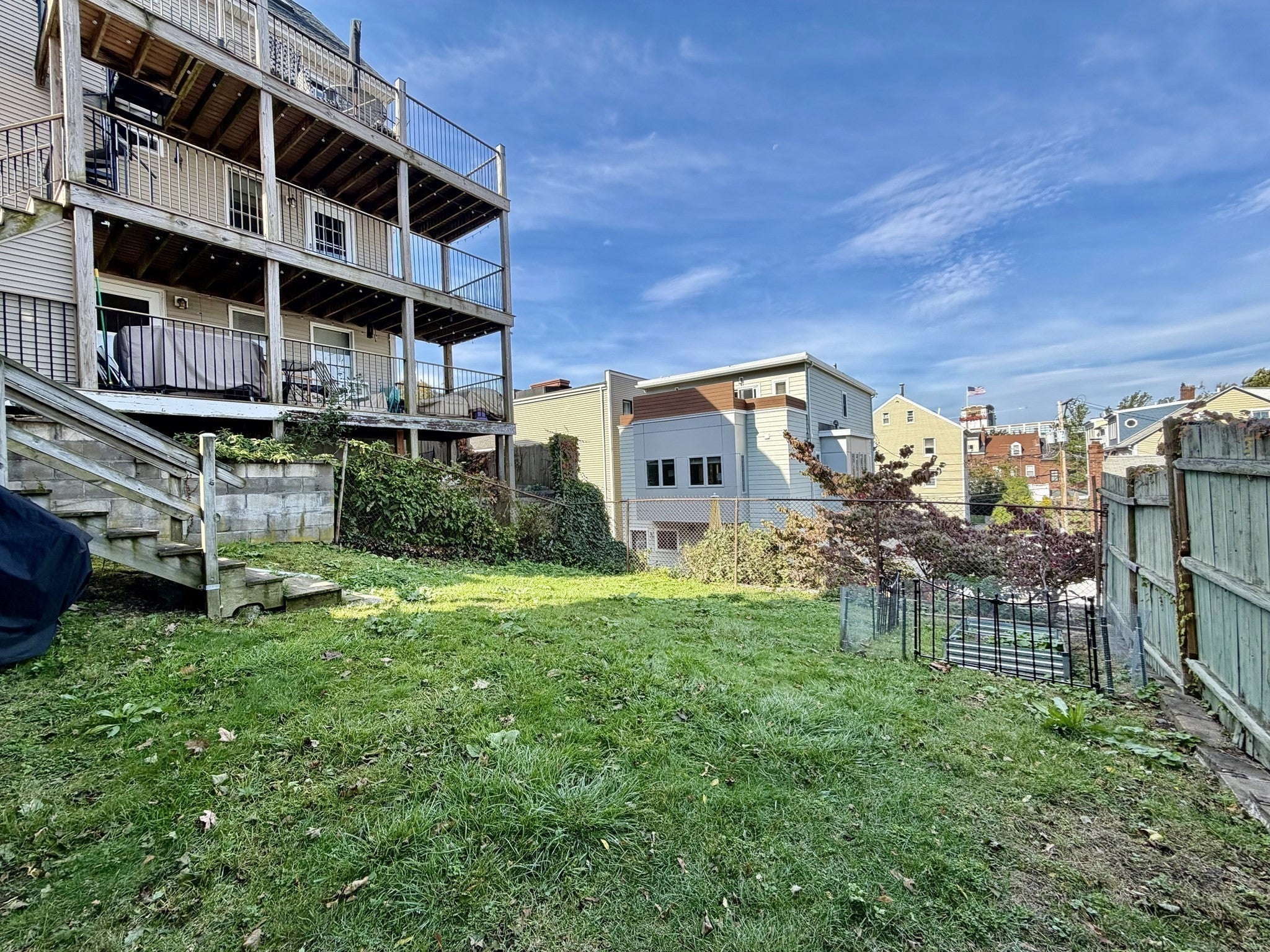 28 Saint Martin St. 1