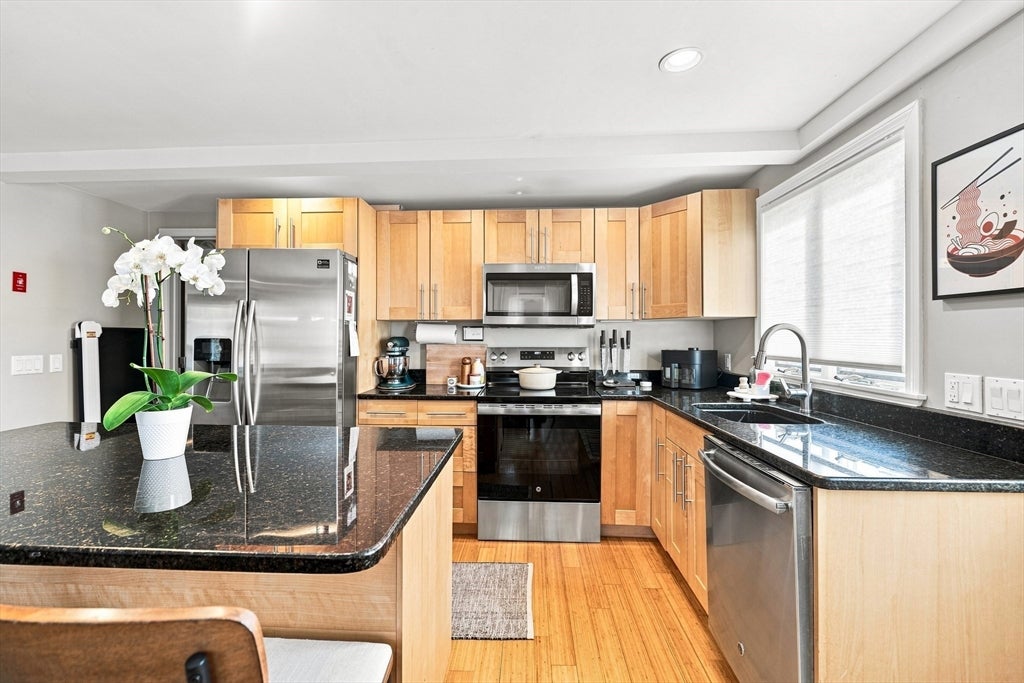 251 Oak St, Raynham, MA Photo #25