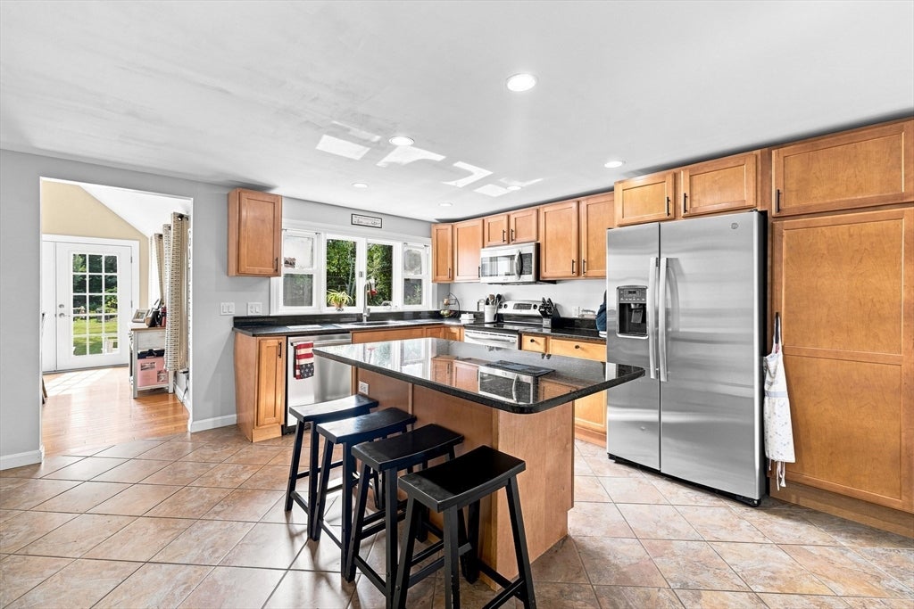 251 Oak St, Raynham, MA Photo #8