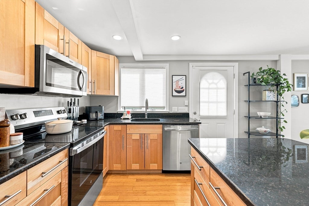 251 Oak St, Raynham, MA Photo #26