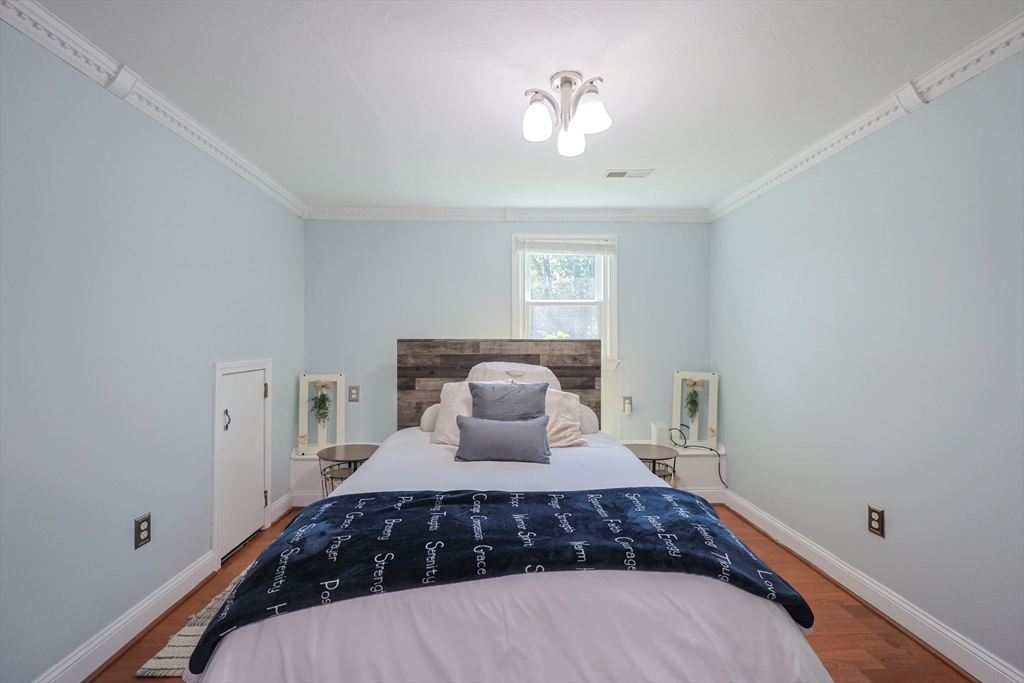 Milford, Massachusetts 01757, United States, 3 Bedrooms Bedrooms, ,2 BathroomsBathrooms,Residential,Active,167844