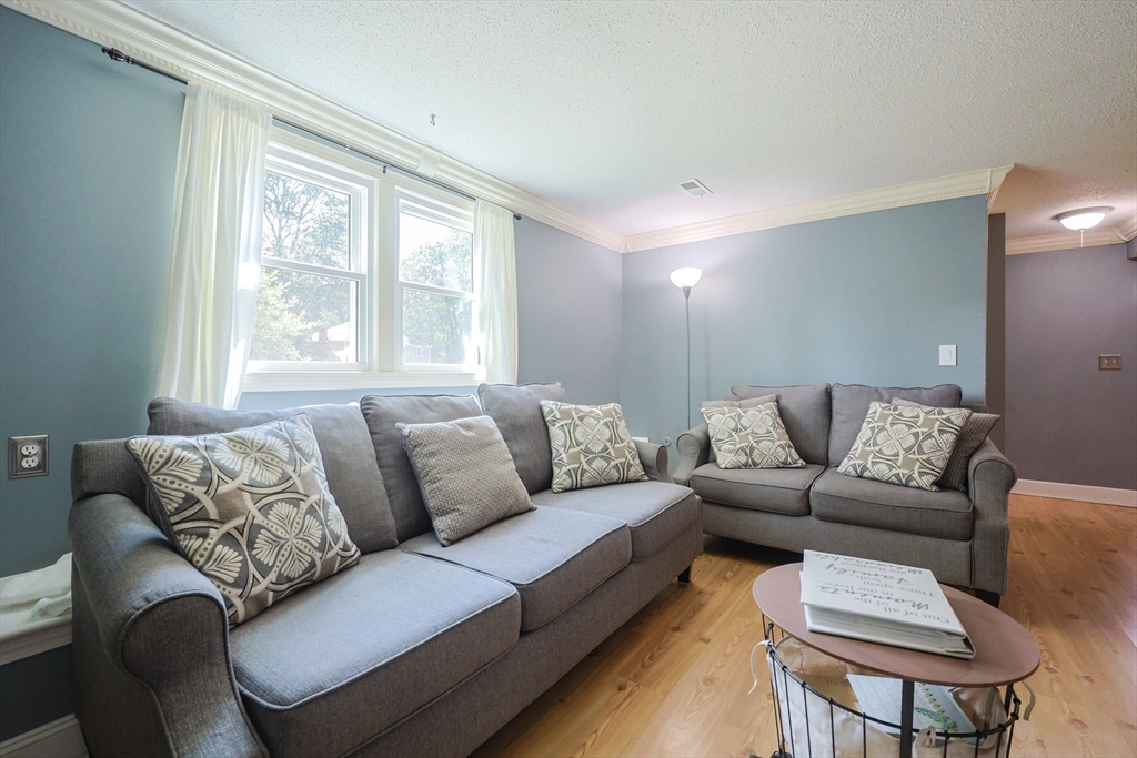 Milford, Massachusetts 01757, United States, 3 Bedrooms Bedrooms, ,2 BathroomsBathrooms,Residential,Active,167844