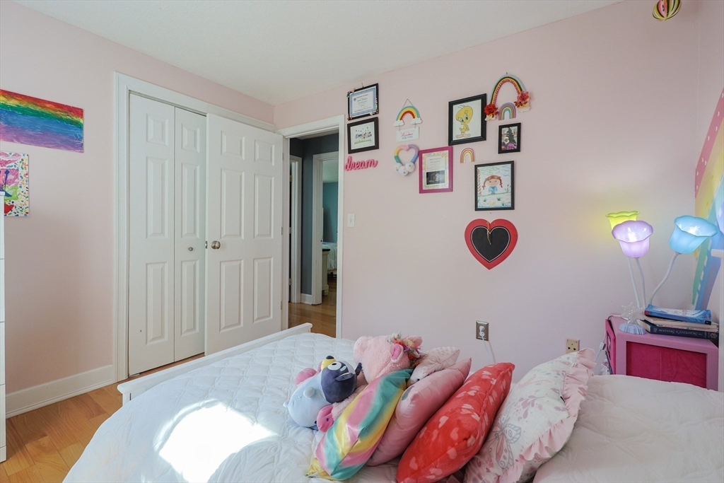 Milford, Massachusetts 01757, United States, 3 Bedrooms Bedrooms, ,2 BathroomsBathrooms,Residential,Active,167844