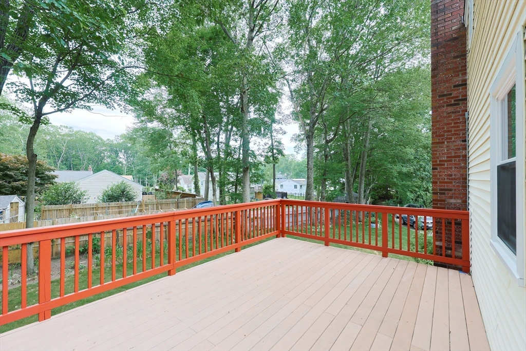 Milford, Massachusetts 01757, United States, 3 Bedrooms Bedrooms, ,2 BathroomsBathrooms,Residential,Active,167844