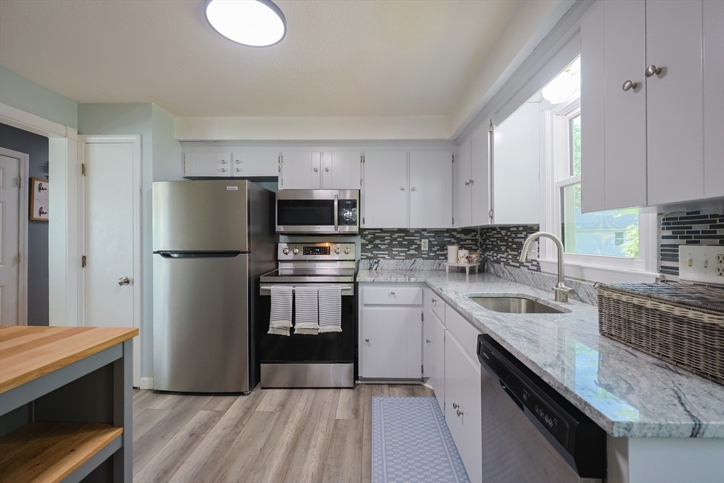 Milford, Massachusetts 01757, United States, 3 Bedrooms Bedrooms, ,2 BathroomsBathrooms,Residential,Active,167844